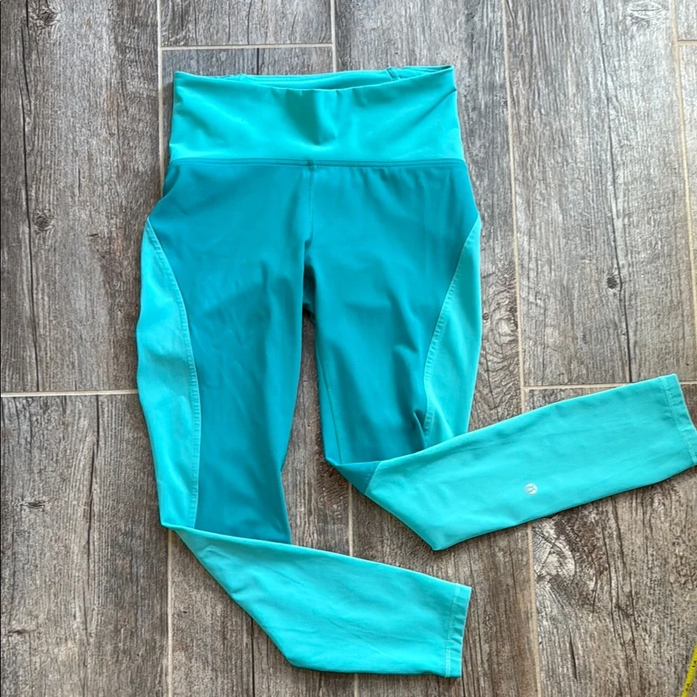 Lululemon leggings size 6
